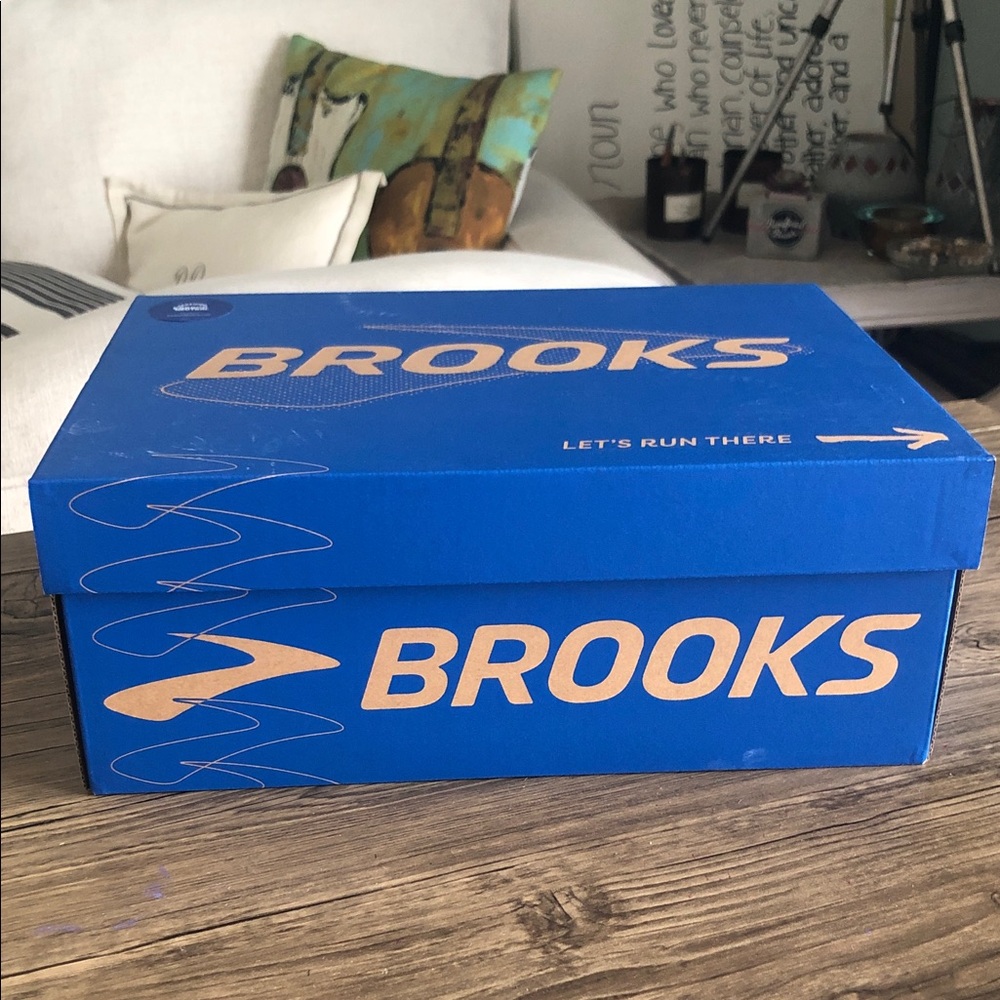 BROOKS SHOE BOX - BOX ONLY